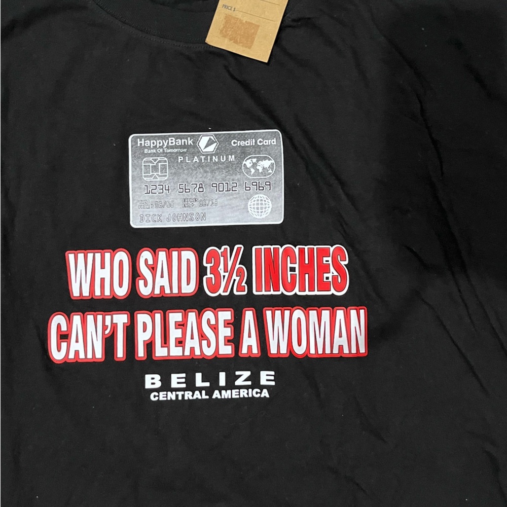 Black Graphic Tee by - Picture 4 of 5